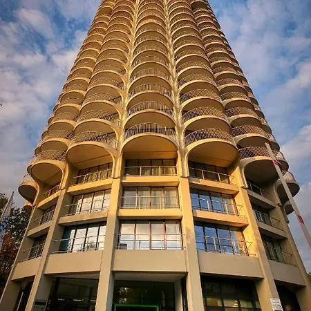 Hotelturm * اوغسبورغ
